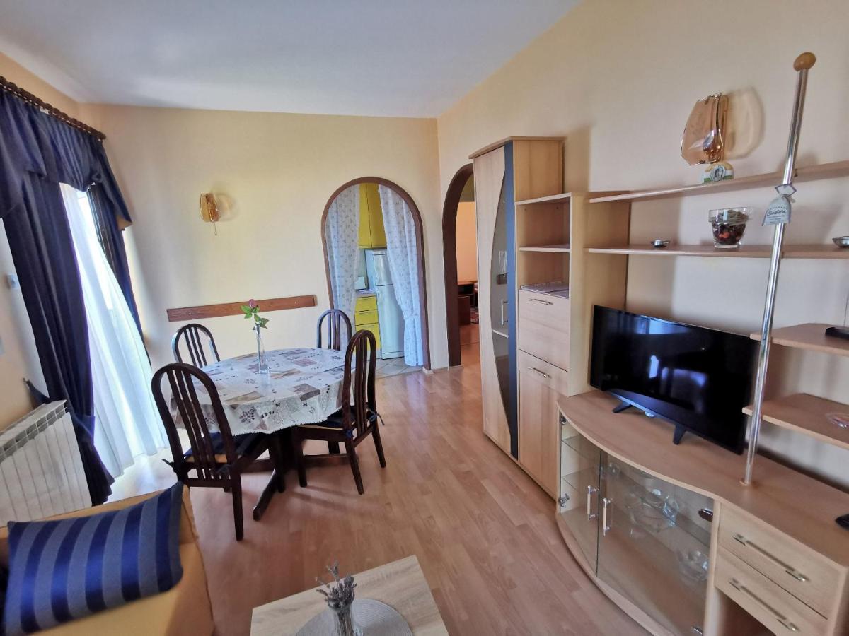 Apartment Delost Ловран Экстерьер фото