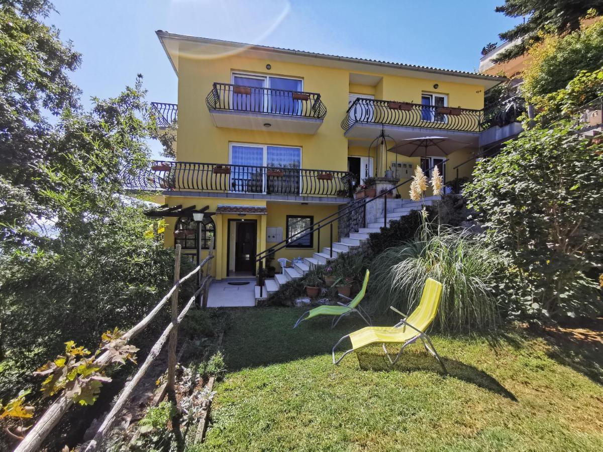 Apartment Delost Ловран Экстерьер фото
